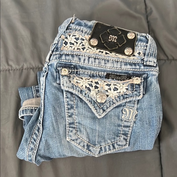 Miss Me Light Wash Capri Size 14 - Picture 1 of 8